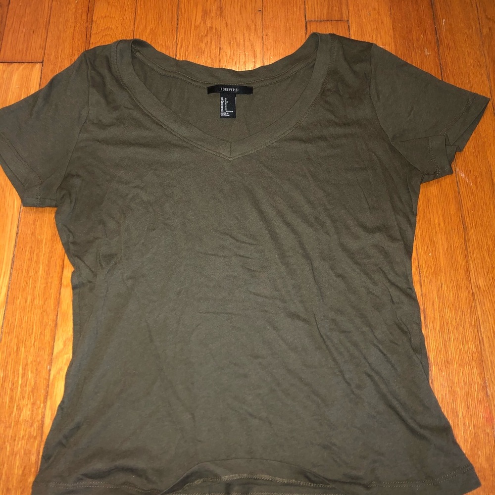 Forever 21 NWOT Olive Green Short Sleeve Top